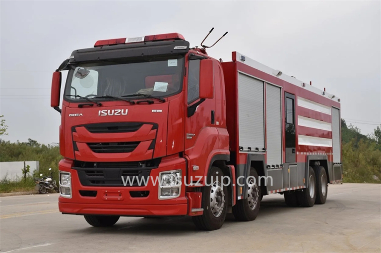 12 wheel ISUZU GIGA Fire fighting vehicle