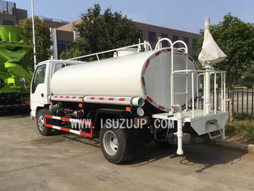 Camion de livraison d'eau ISUZU ELF 100P 5m3