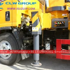 ISUZU Elf 5 Ton mounted crane truck