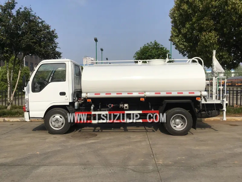 ISUZU NHR 5cbm water sprinkler truck