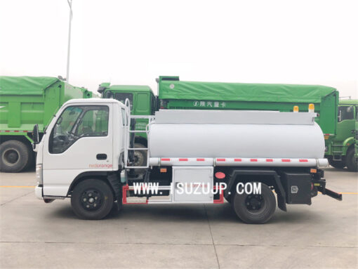 ISUZU NJR 5000L Fuel bowser truck