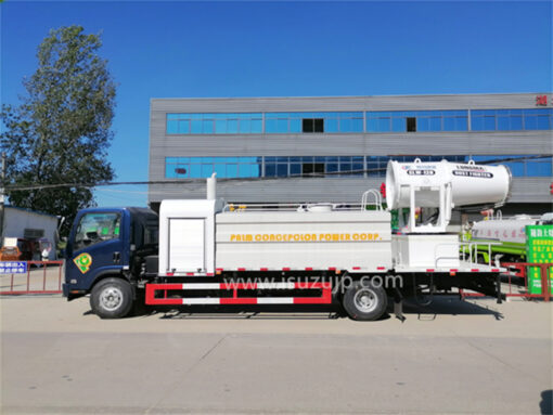 Camion pulvérisateur de désinfectant ISUZU NPR 8000litres