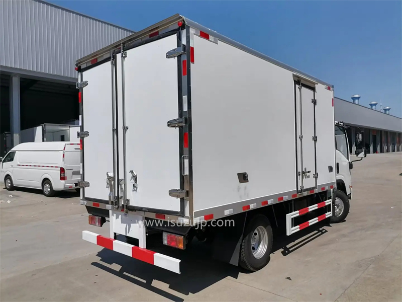 ISUZU light refrigeration trucks for vegetables