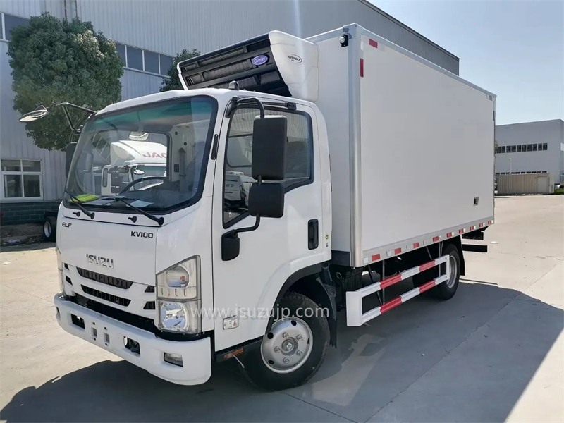 ISUZU small refrigerator cabin truck