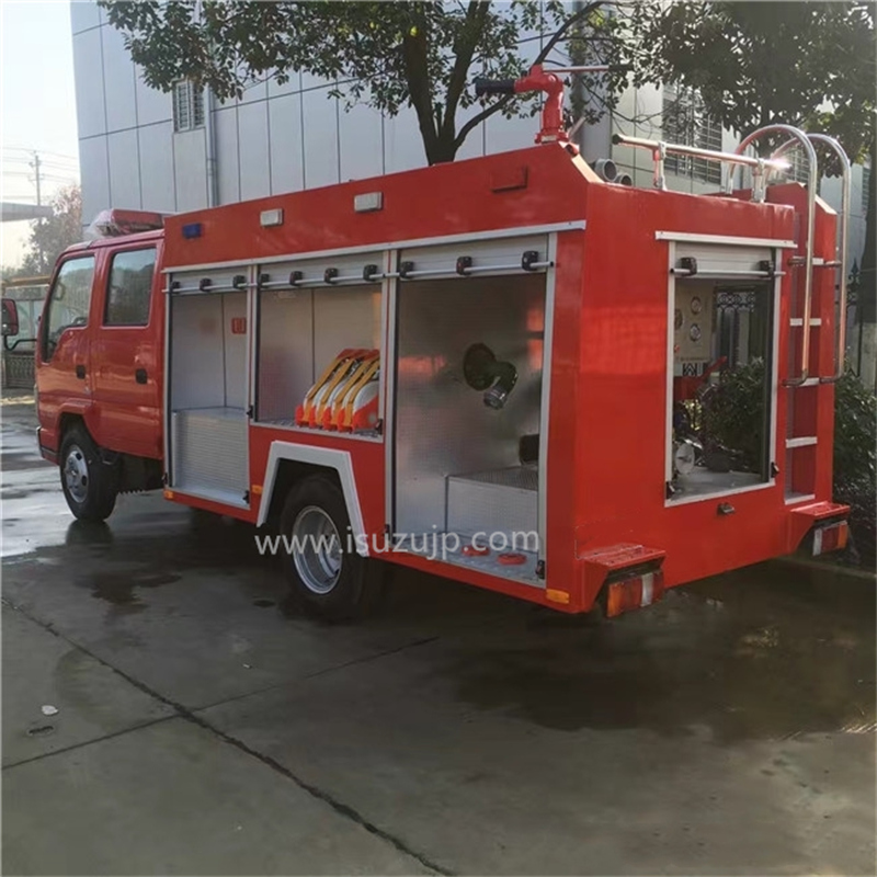 Isuzu EFL 2000liters water fire engine truck