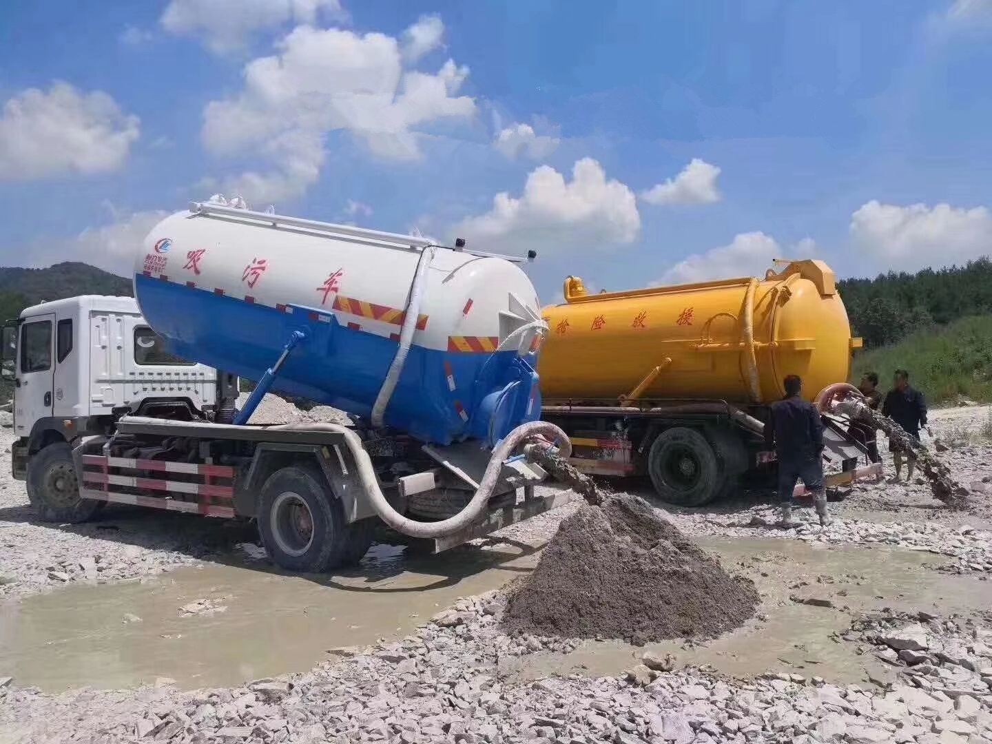 Sewage disposal tank truck work site