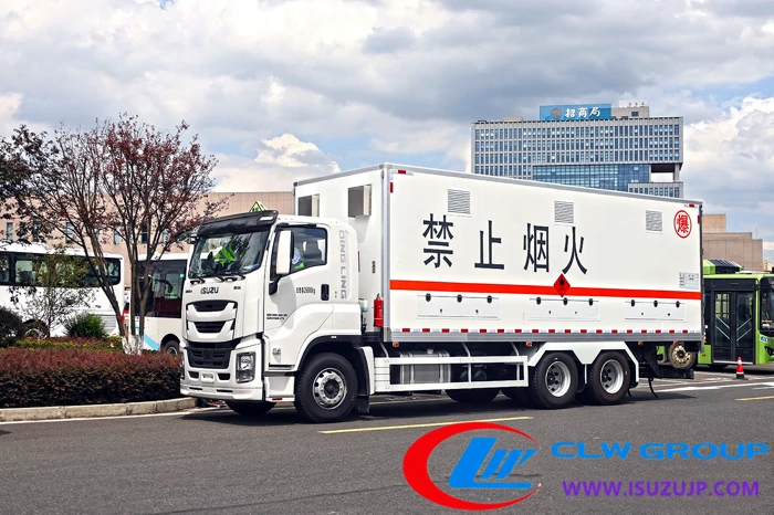 10 tire ISUZU GIGA Dangerous goods transportation truck