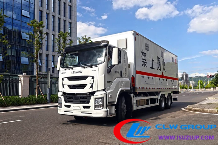 10 wheel ISUZU GIGA Dangerous goods van transport vehicle