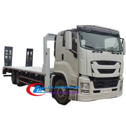 8 × 4 ISUZU GIGA camión de plataforma plana del portador del excavador resistente de 30 toneladas en venta