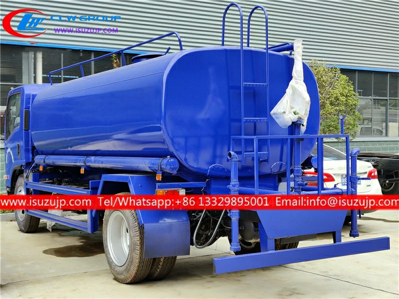 ISUZU 2500 gallon spray water trucks
