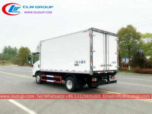 Caminhão refrigerado ISUZU de 3.5 toneladas