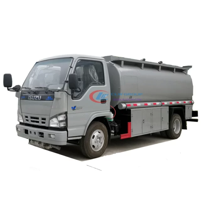 ISUZU 4K-ENGINE 2000 gallon fuel truck