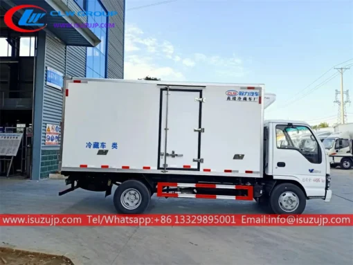 Xe chở sữa chua đông lạnh ISUZU 5 tấn