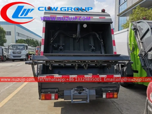 ISUZU ELF Petit compacteur à ordures monté sur camion de 3 tonnes