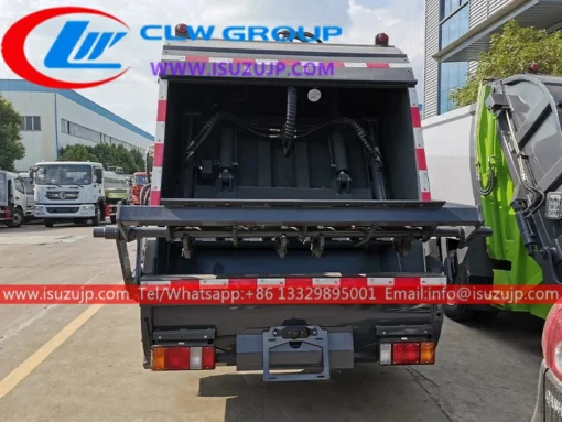 ISUZU ELF Pemadat sampah kecil 3 ton yang dipasang di truk