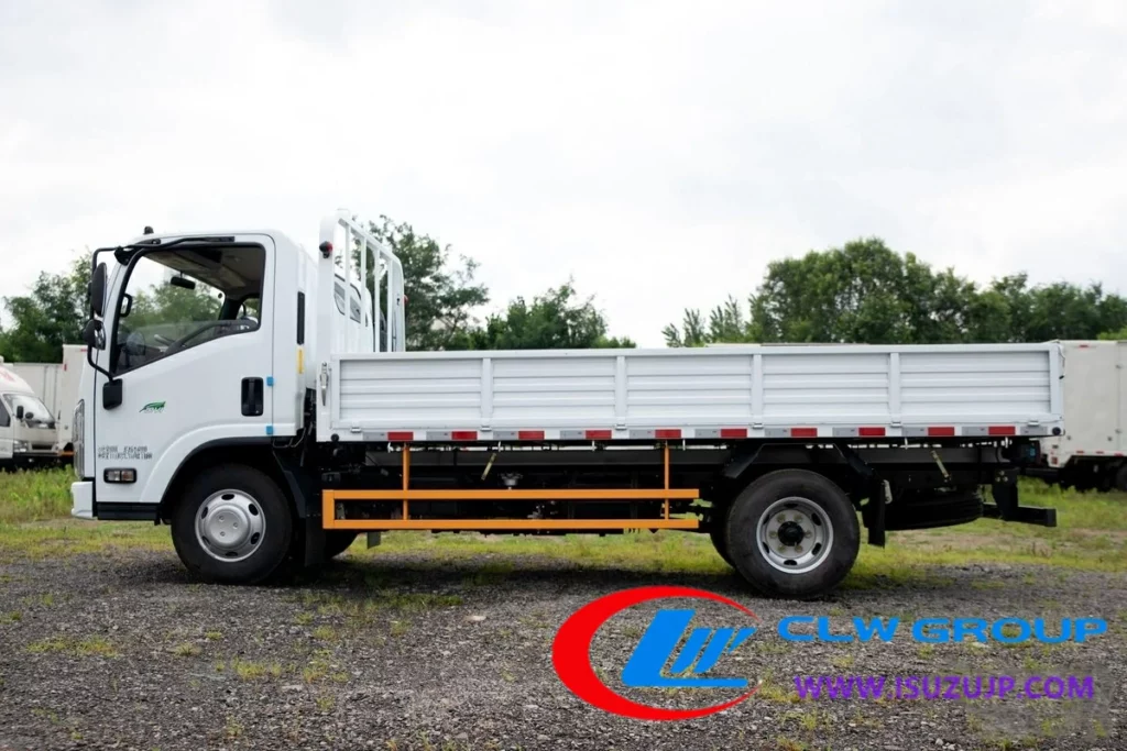 ISUZU ES7 City freight transport  truck