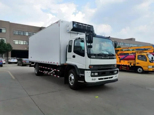 ISUZU FTR 10 टन रेफ्रिजेरेटेड ट्रक