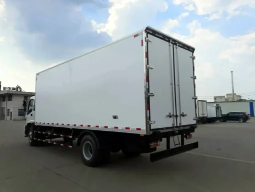 ISUZU FTR 12mt reefer van frozen na trak