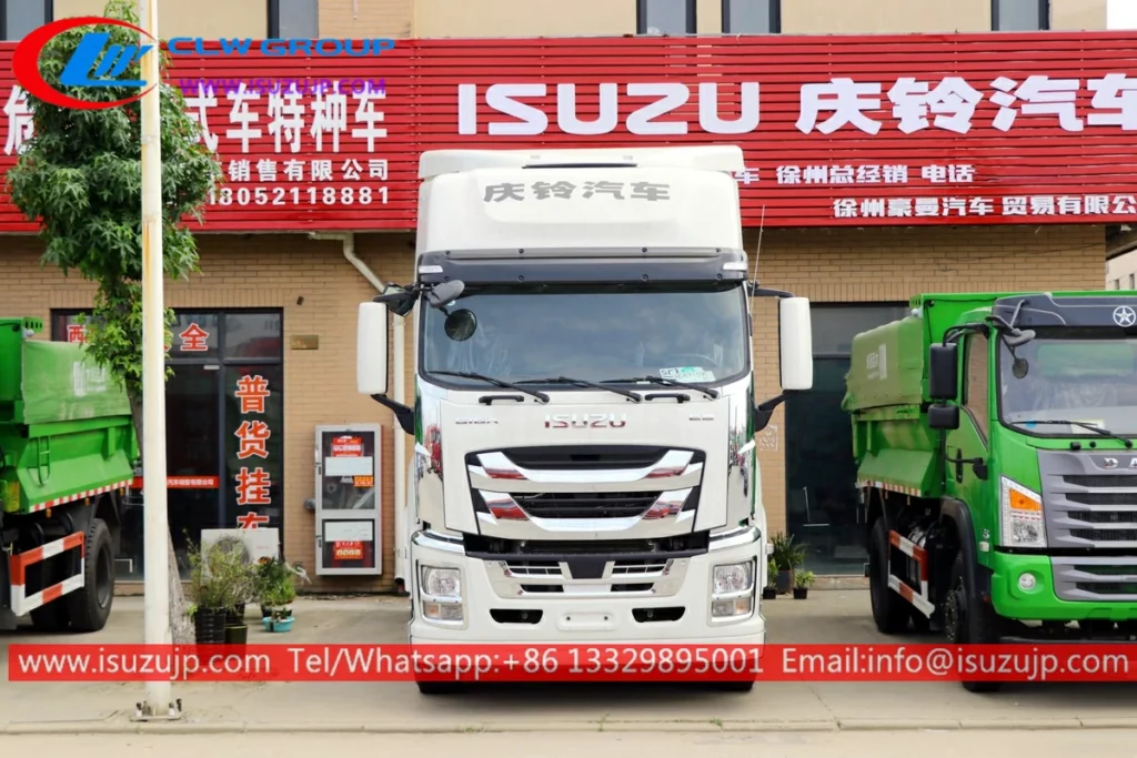 ISUZU GIGA Dangerous goods transportation tractor head