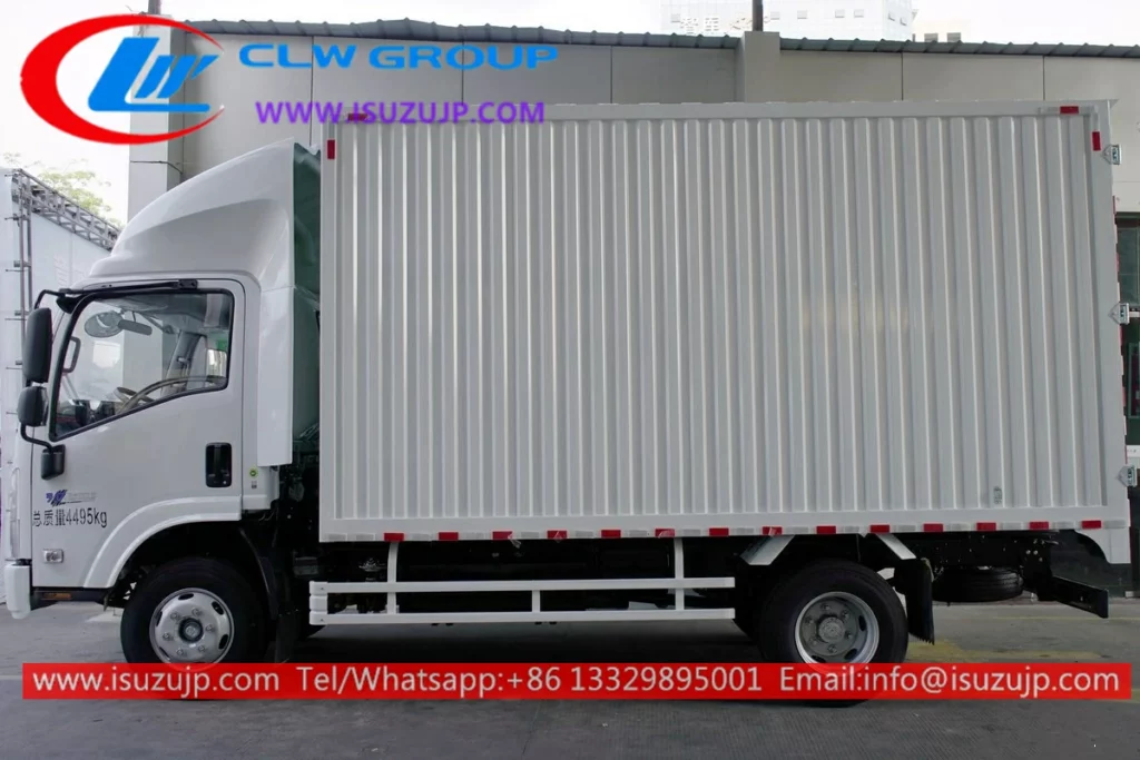 ISUZU M100 small box truck