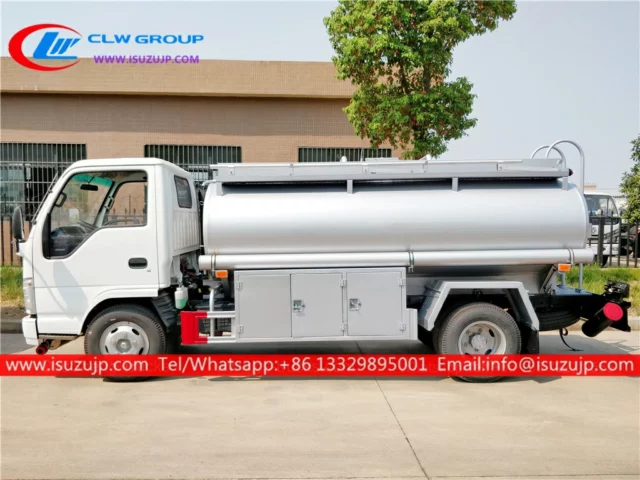 ISUZU NJR 3 cubic meters small oil bowser truck
