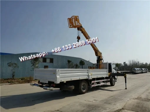 ISUZU NPR 6 toneladang service truck cranes