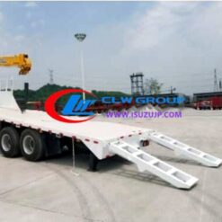 ISUZU VC61 flatbed vehicle with crane