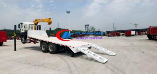 ISUZU VC61 flatbed vehicle with crane