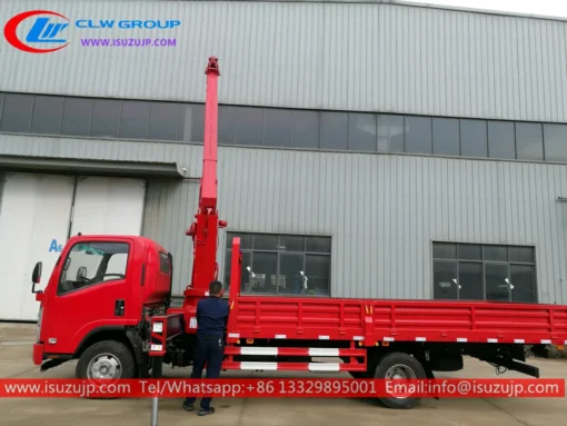 Ang ISUZU crane lorry truck ay naka-mount