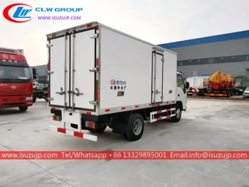 ISUZU small cooler freezer truck carrier