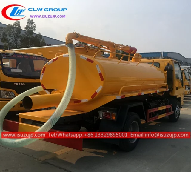 ISUZU small toilet vacuum truck