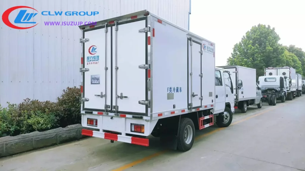 Isuzu 3 ton ELF double cabin reefer truck