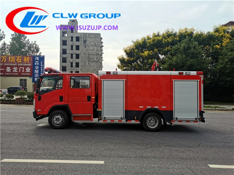 Isuzu 3500 liters fire fighting truck picture