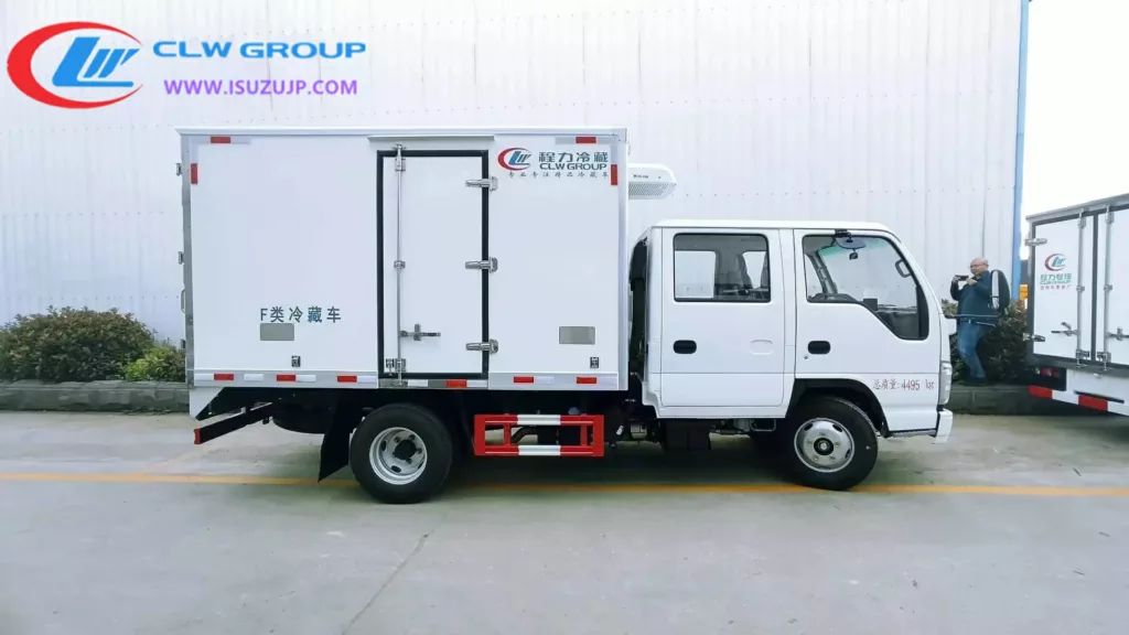 Isuzu 3t NJR double cabin refrigerator van box truck