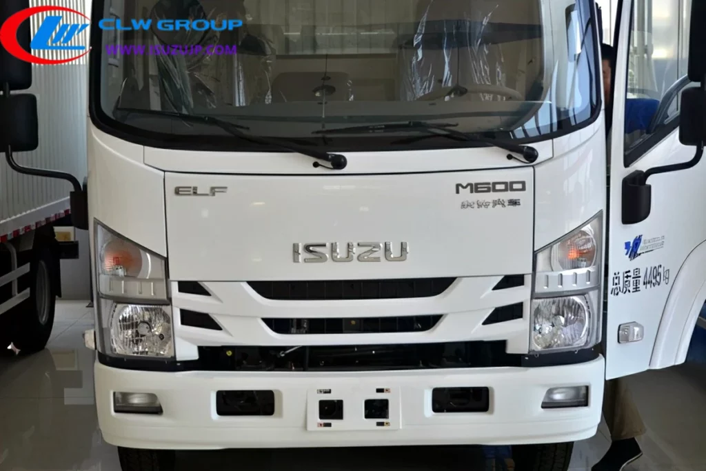 Isuzu M600 Van box truck front face