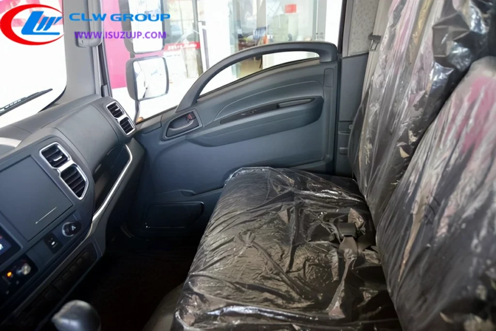 Isuzu M600 Van goods train Seat