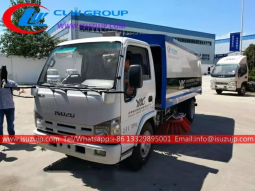 ISUZU 3 ton road vacuum cleaner truck