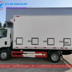 ISUZU 4 meters chick transport vehicle