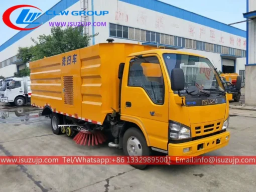 ISUZU 6t road sweeper Panama