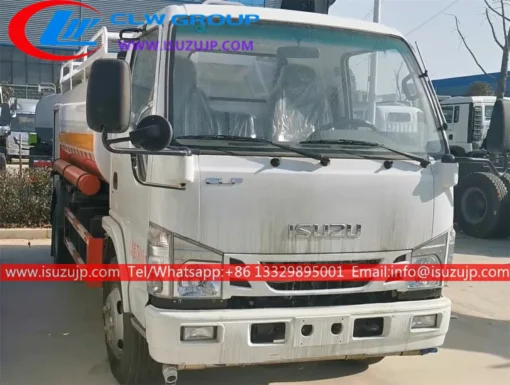 ISUZU ELF 4 ton fire truck pumping water