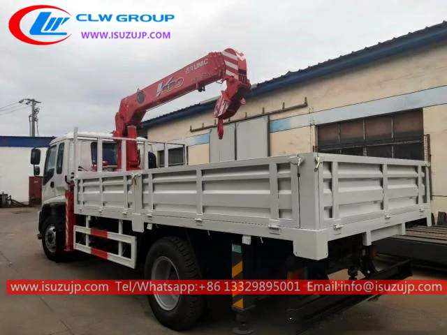 ISUZU FTR unic mini crane picture