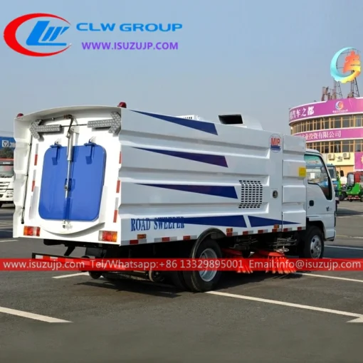 ISUZU NKR 6 Tonnen Straßenkehrmaschine zu verkaufen