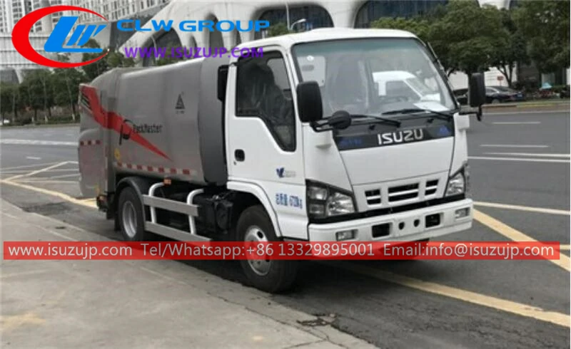 Isuzu 4m3 waste compactor truck for sale in Brunei