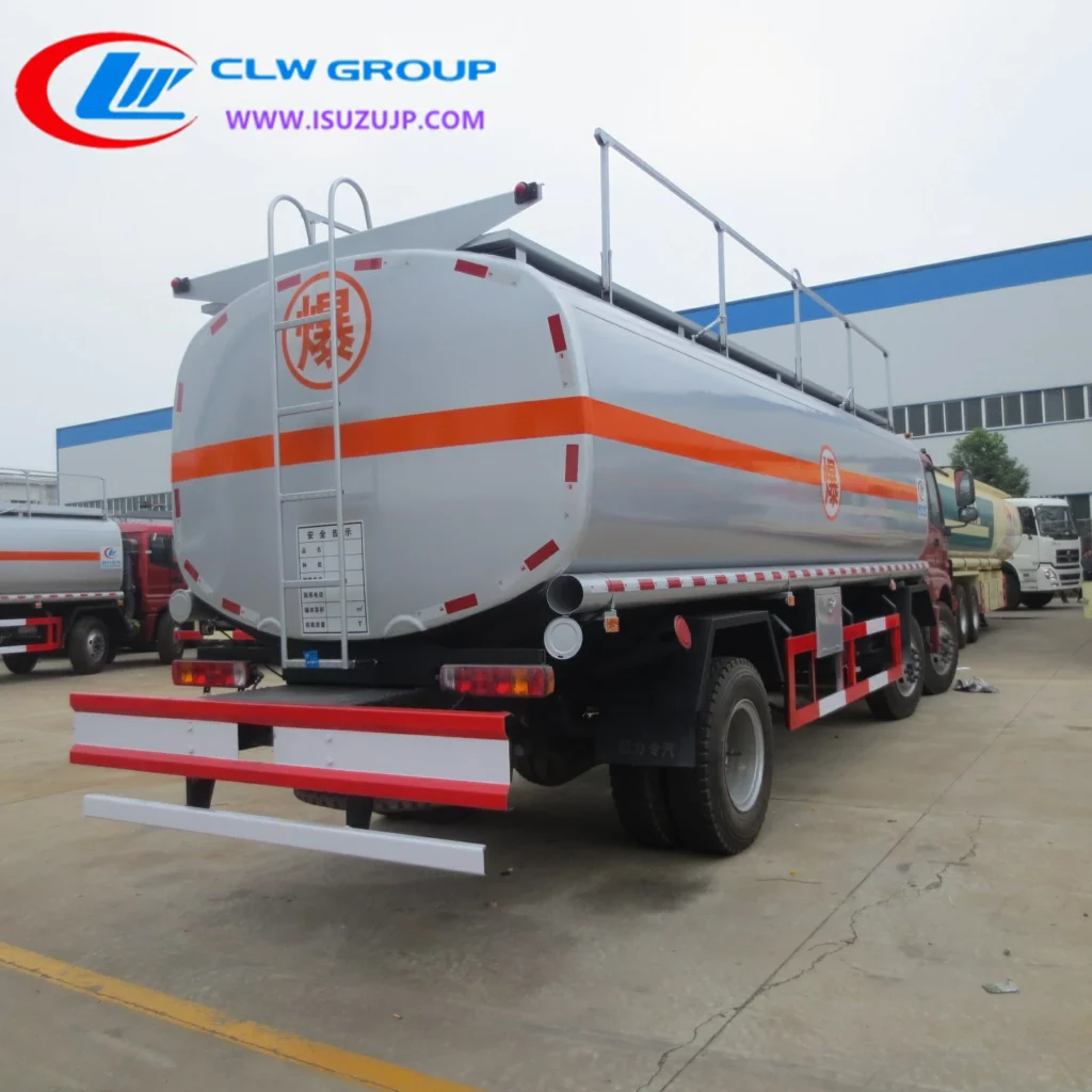 8 tire Foton 18t oil tanker truck Panama