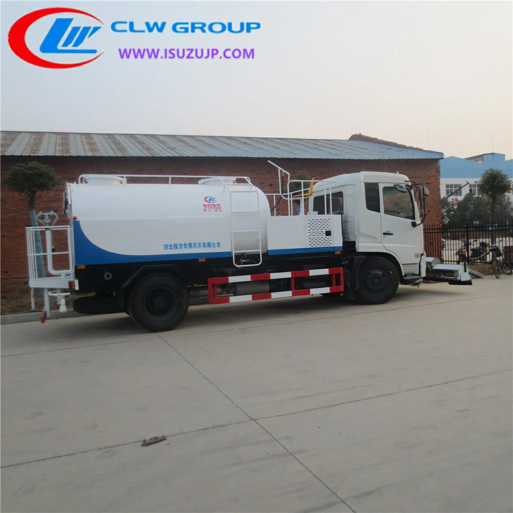 Dongfeng 8000liters road Cleaning Truck Argentina