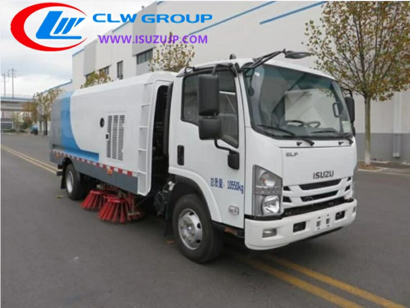 ISUZU NPR road cleaning truck Brunei