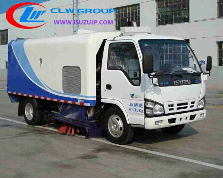 Isuzu 3 ton vacuum road sweeper Azerbaijan