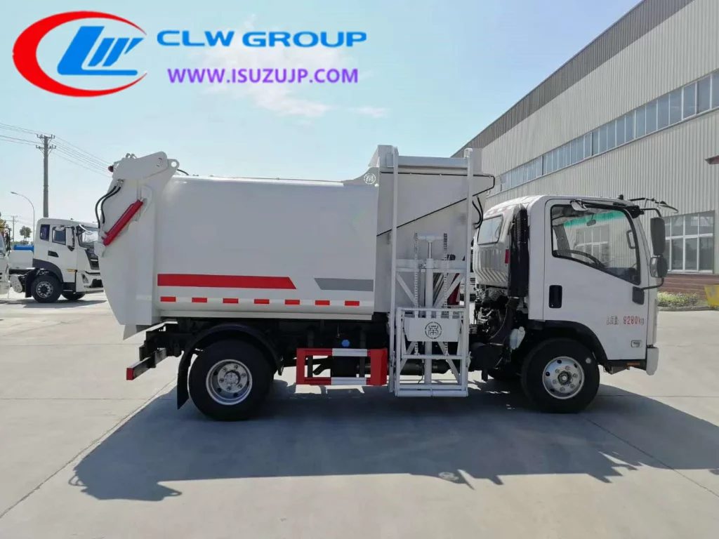 Isuzu food waste disposal truck