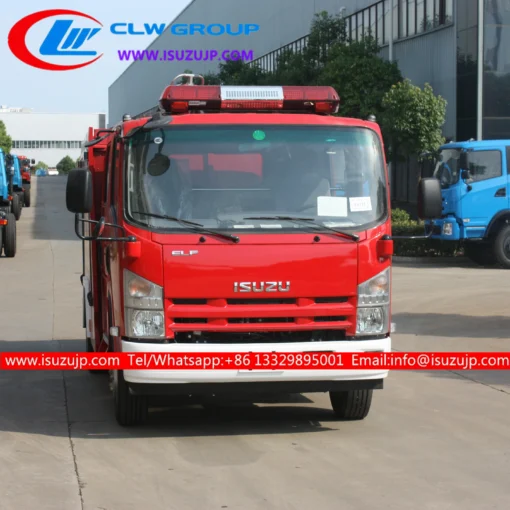 Novo caminhão de bombeiros ISUZU NQR