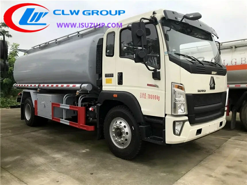 Sinotruk Howo G5X medium-duty fuel tanker truck